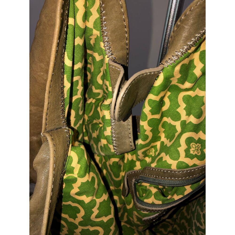 Oryany Heather XXL Shoulder Handbag Green Italian Leather Hobo Slouch Large Boho - Picture 8 of 9